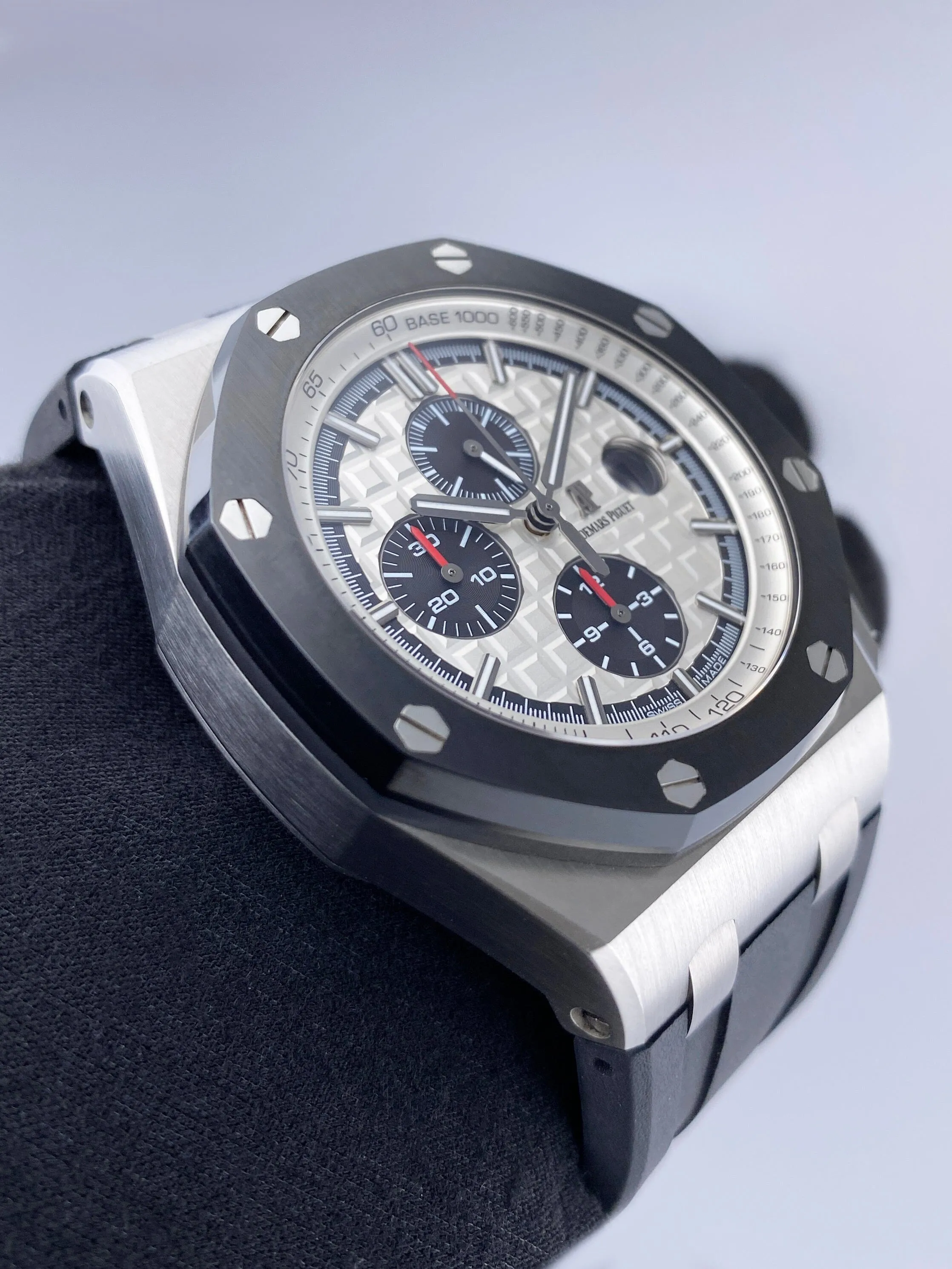 Audemars Piguet Royal Oak Offshore 26400SO Mens Watch Box Papers